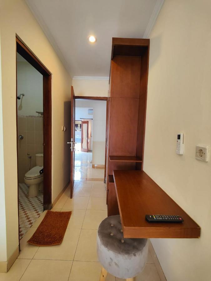 Adiputra Guesthouse 2 By Homiq Ngabean Eksteriør billede