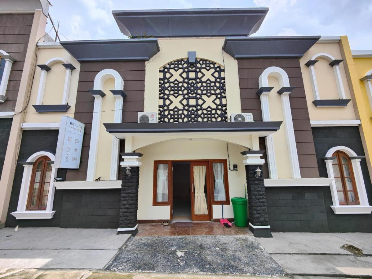 Adiputra Guesthouse 2 By Homiq Ngabean Eksteriør billede