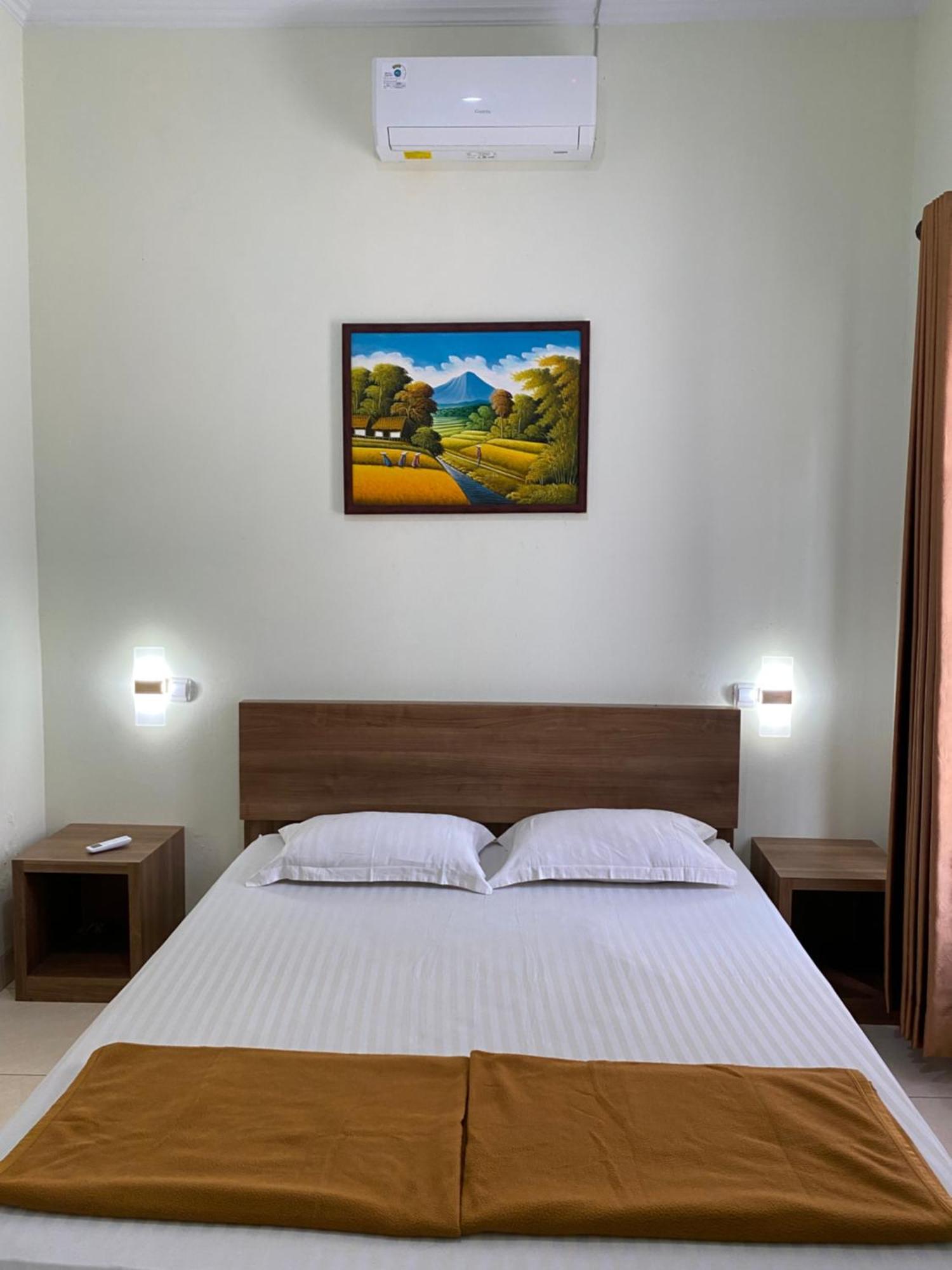 Adiputra Guesthouse 2 By Homiq Ngabean Eksteriør billede