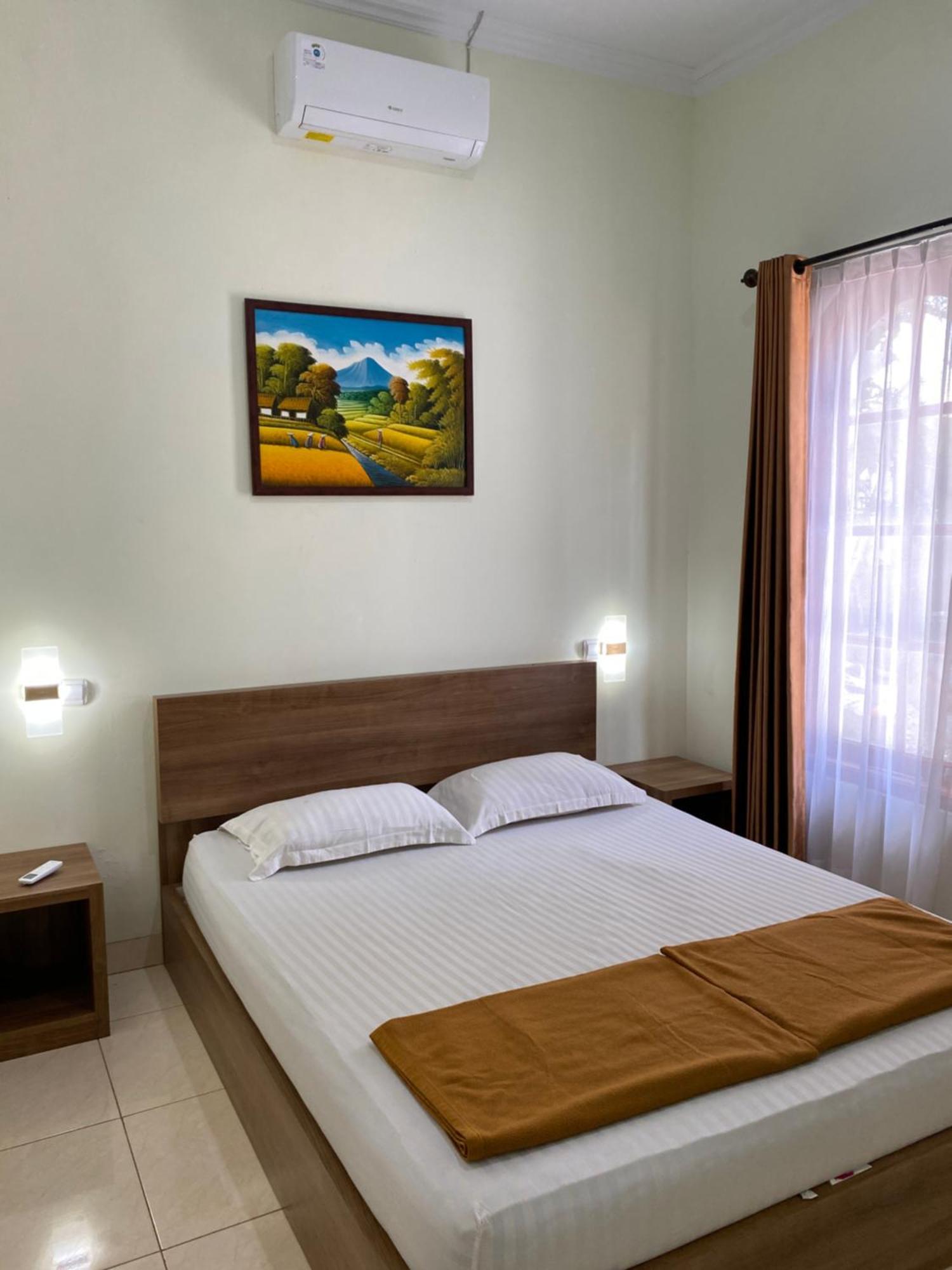 Adiputra Guesthouse 2 By Homiq Ngabean Eksteriør billede
