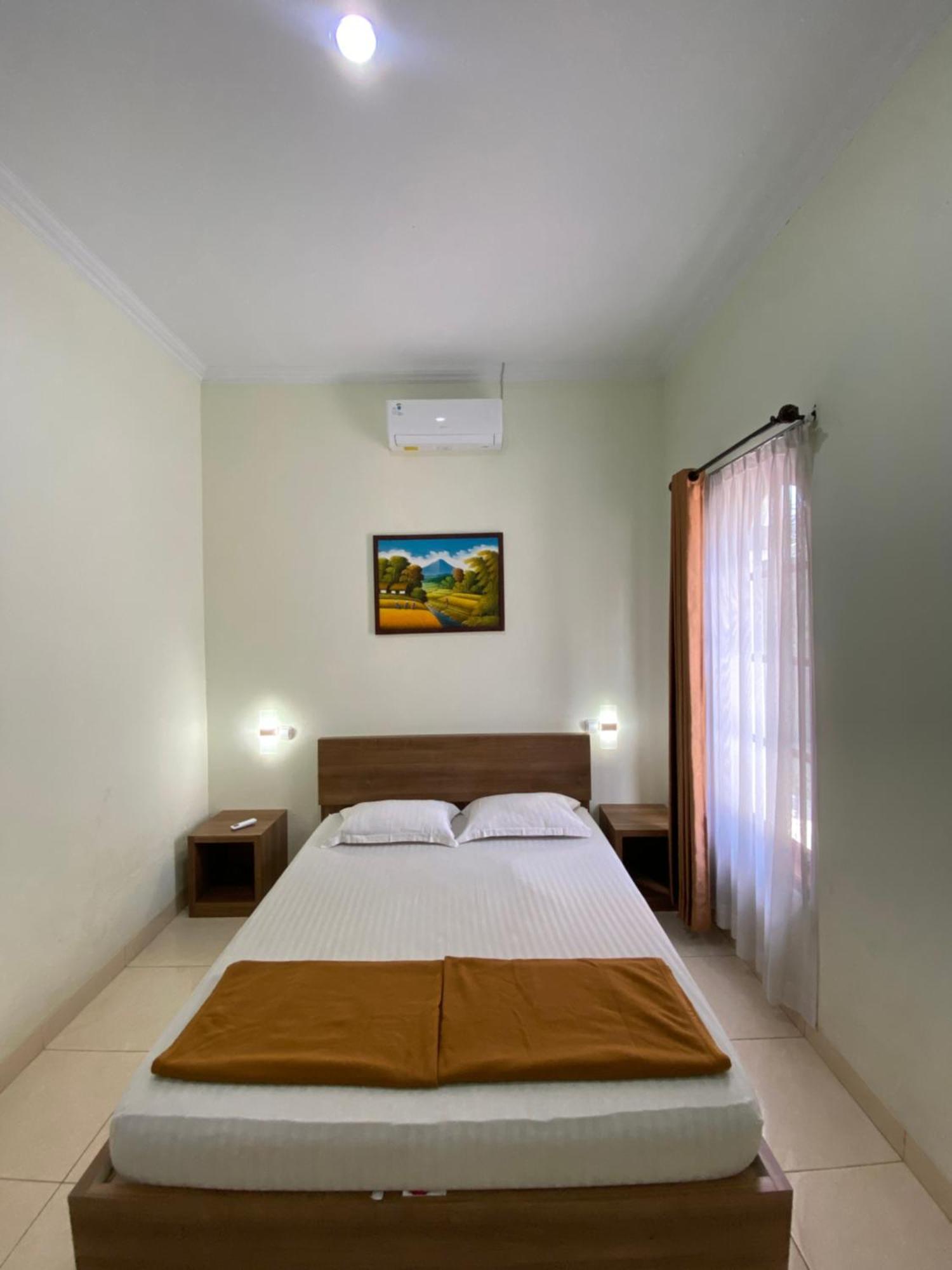 Adiputra Guesthouse 2 By Homiq Ngabean Eksteriør billede